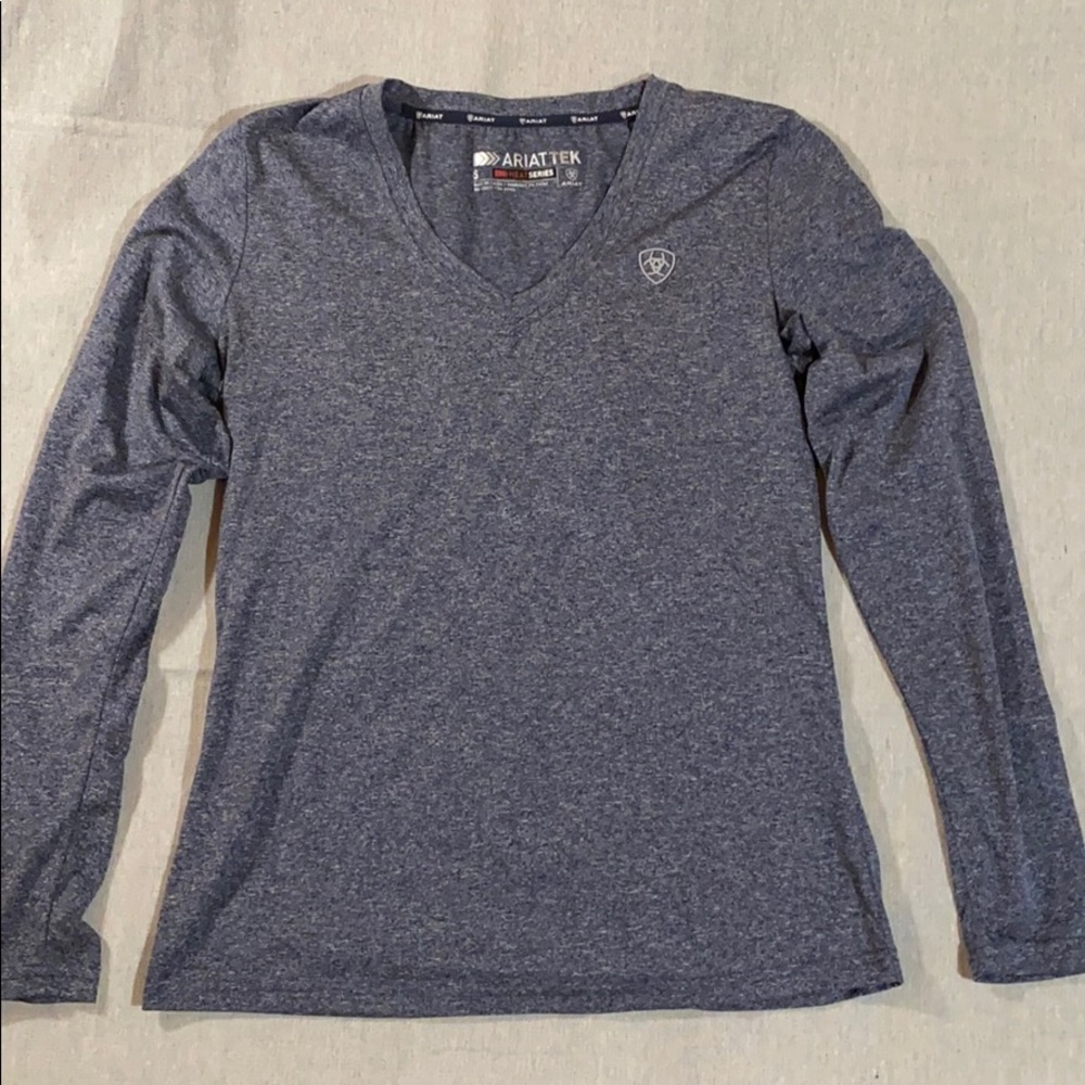 AriatTEK Women's Laguna V-Neck Long Sleeve Shirt